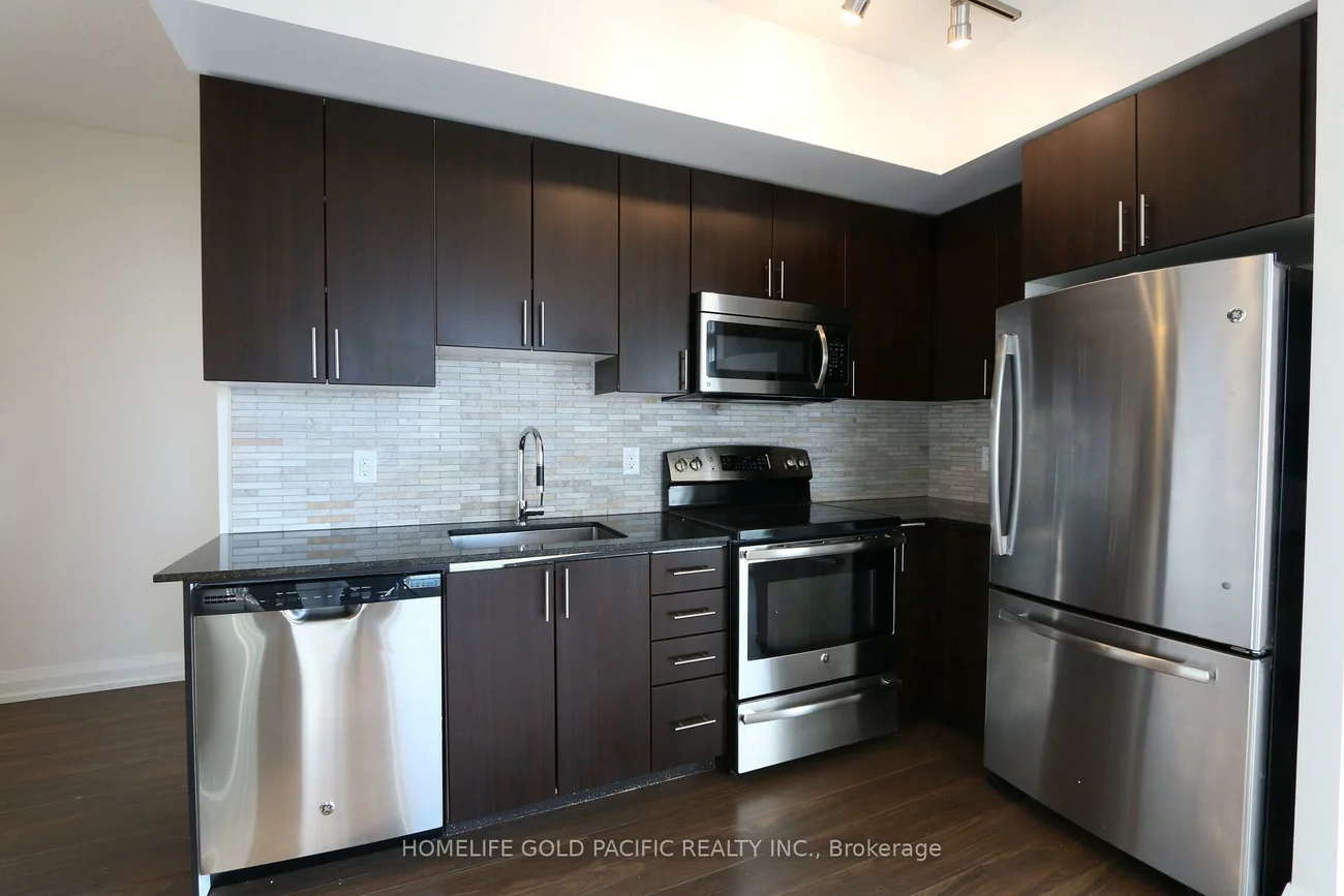 7161, Yonge, Grandview, Markham