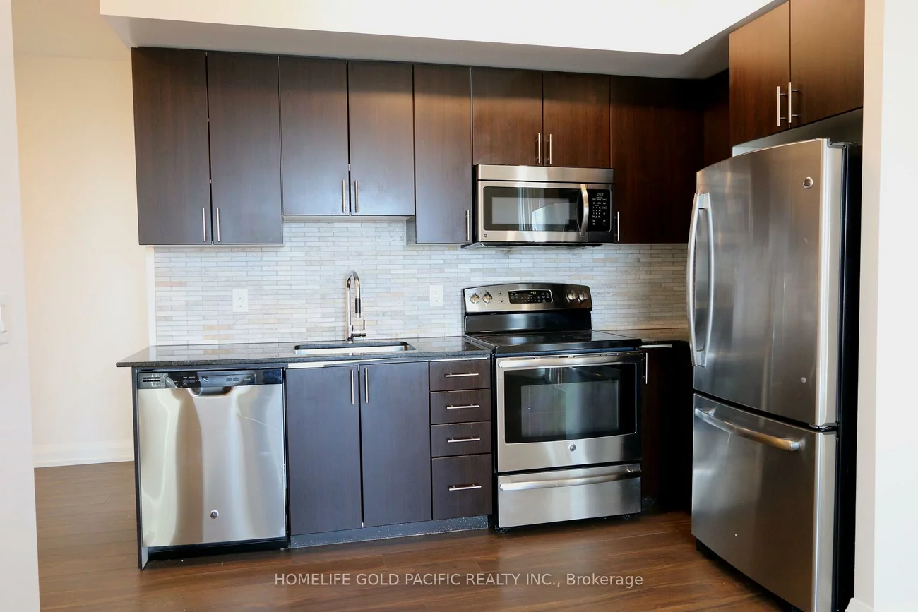 7161, Yonge, Grandview, Markham