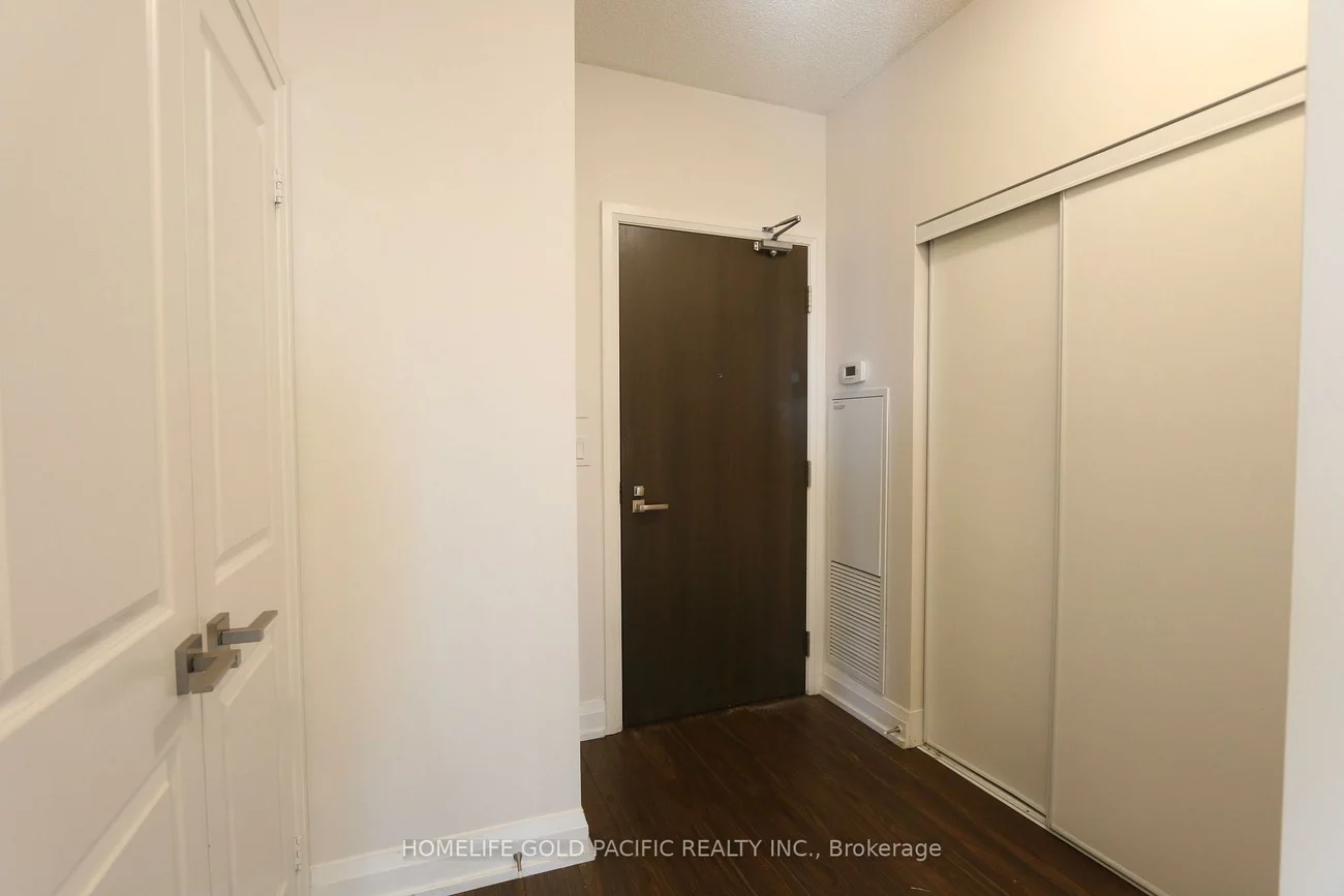 7161, Yonge, Grandview, Markham