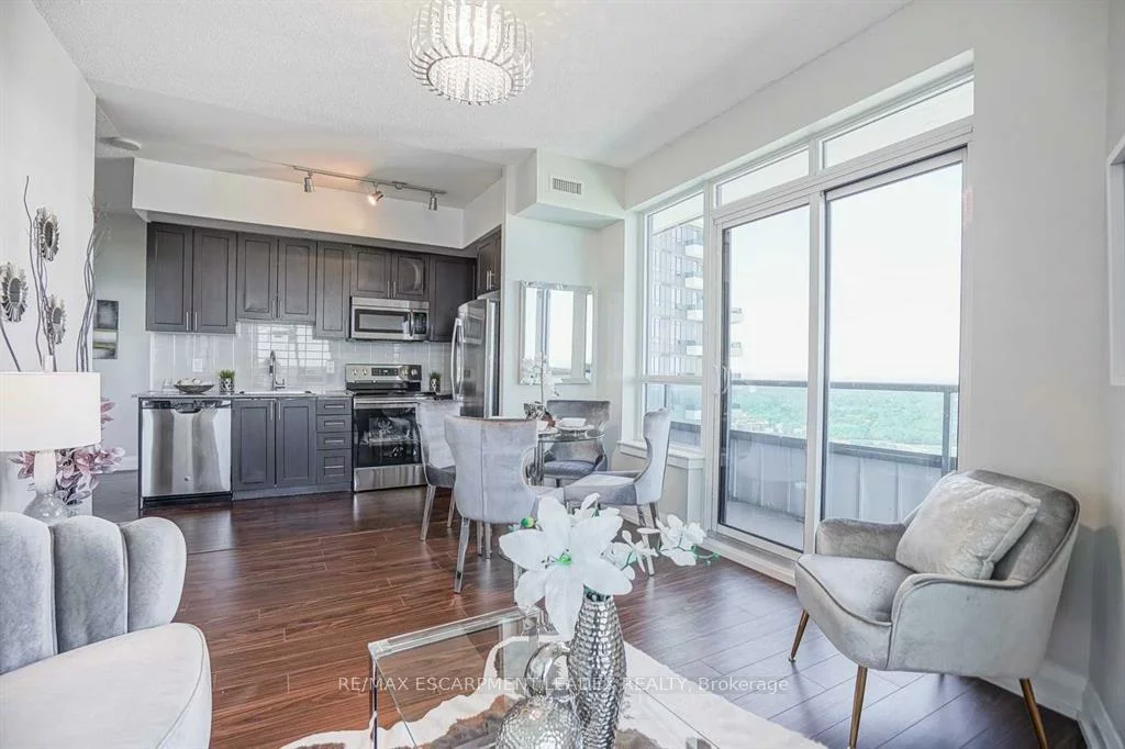 7161, YONGE, Grandview, Markham