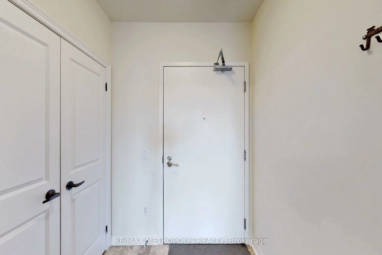 7325, Markham, Cedarwood, Markham