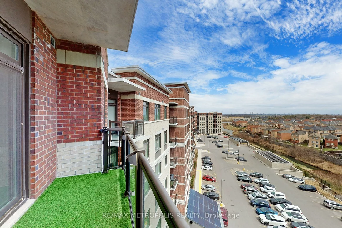 7325, Markham, Cedarwood, Markham