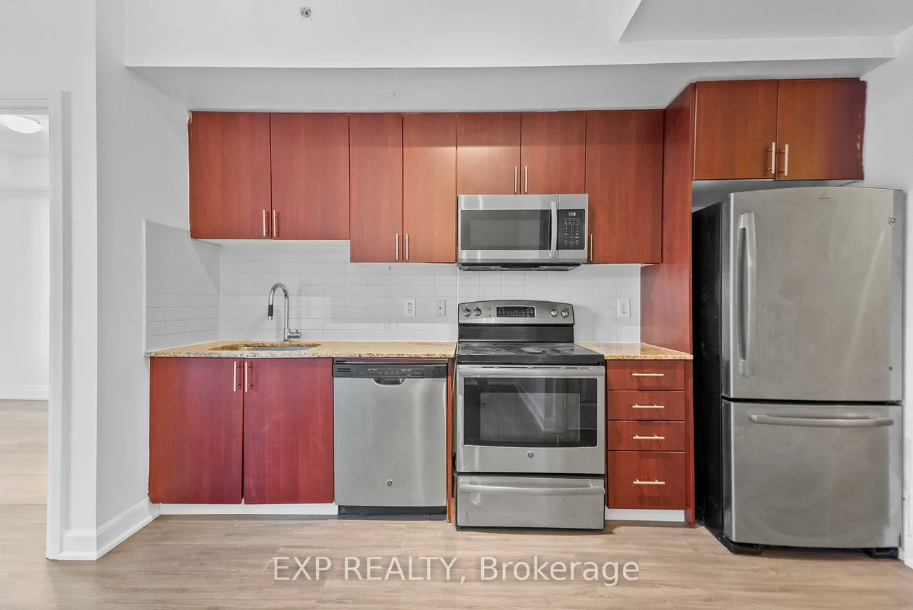 7167, Yonge, Grandview, Markham