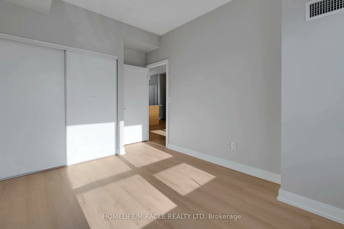 540, Bur Oak, Berczy, Markham