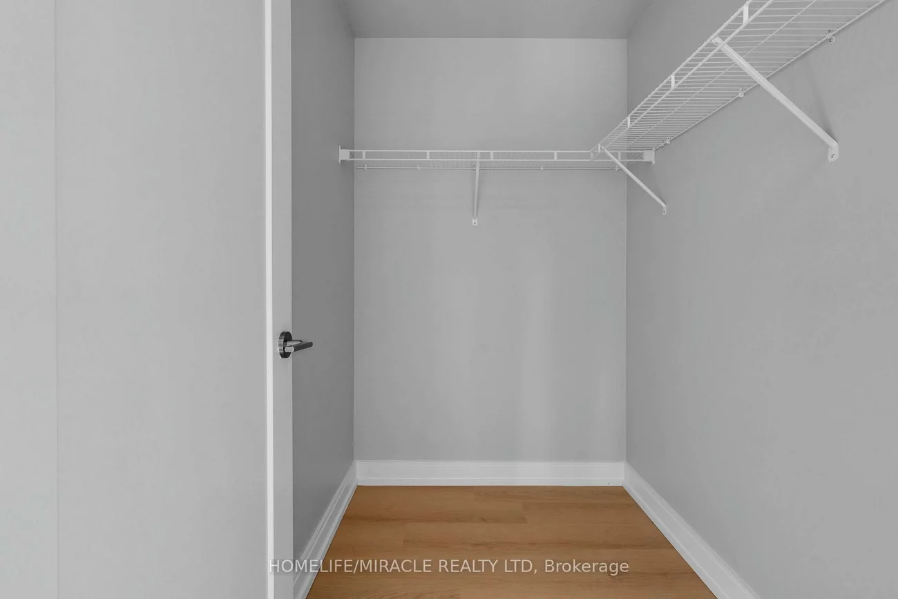 540, Bur Oak, Berczy, Markham