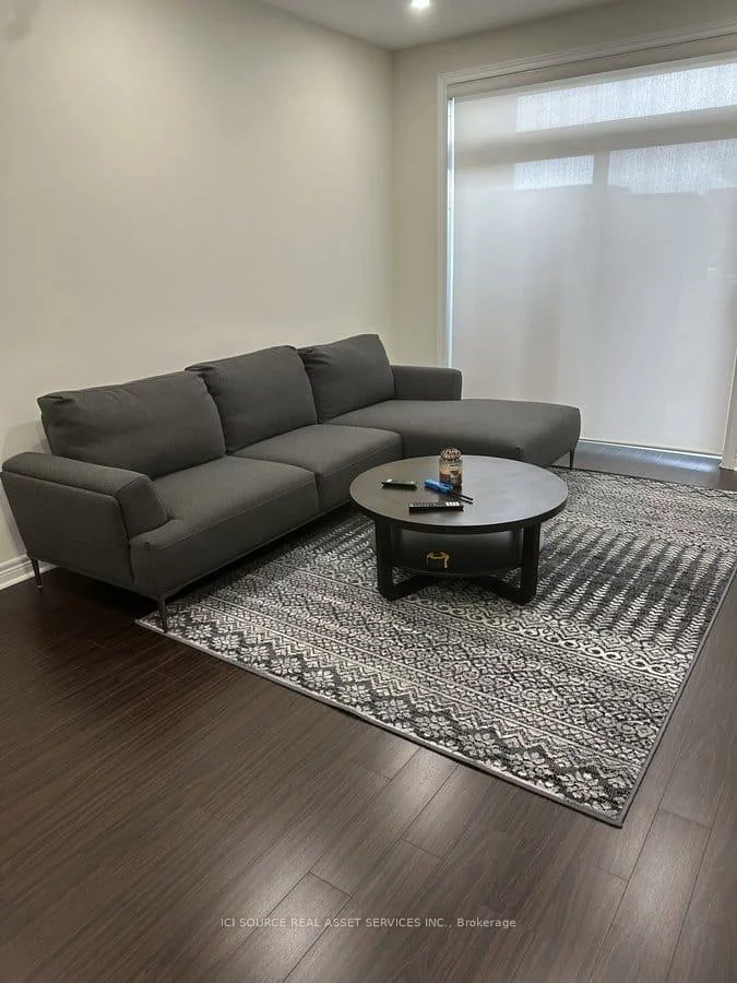 7325, Markham, Cedarwood, Markham