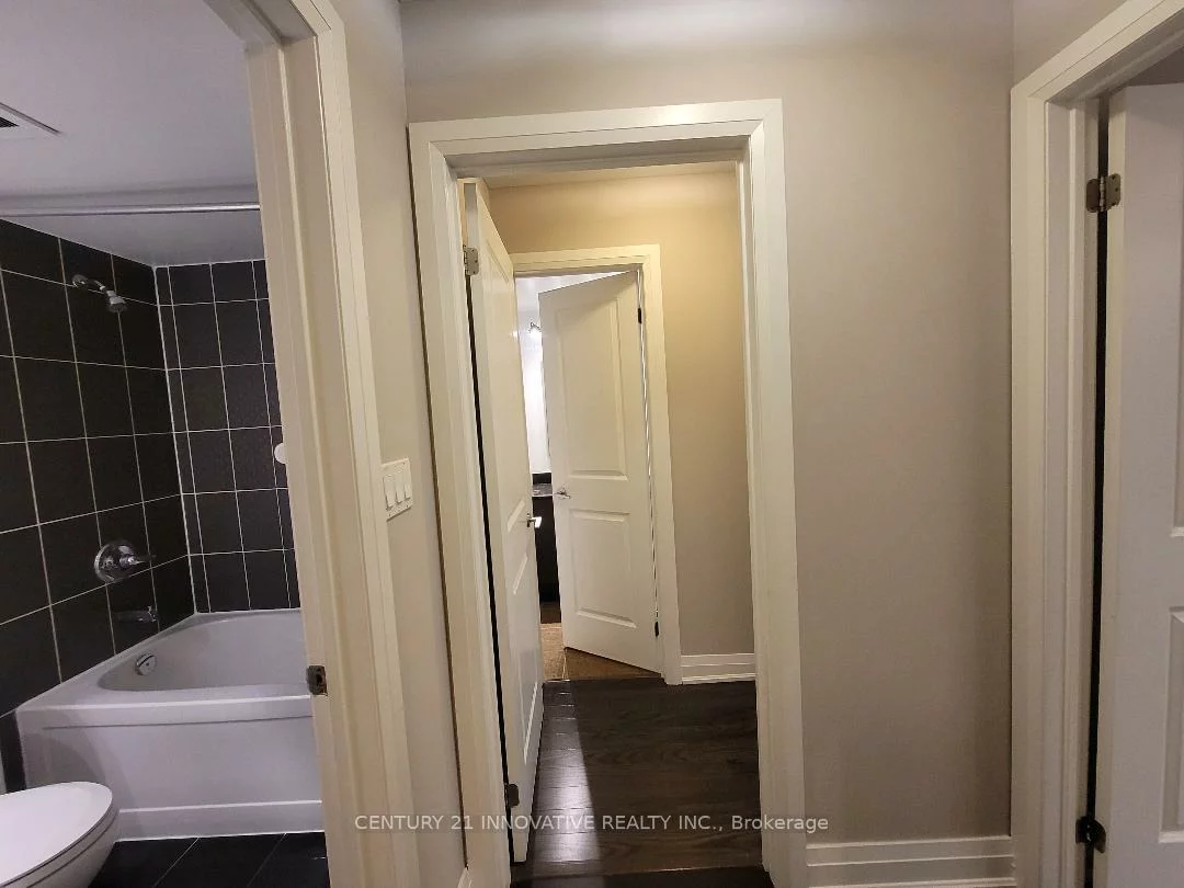 320, John, Aileen-Willowbrook, Markham