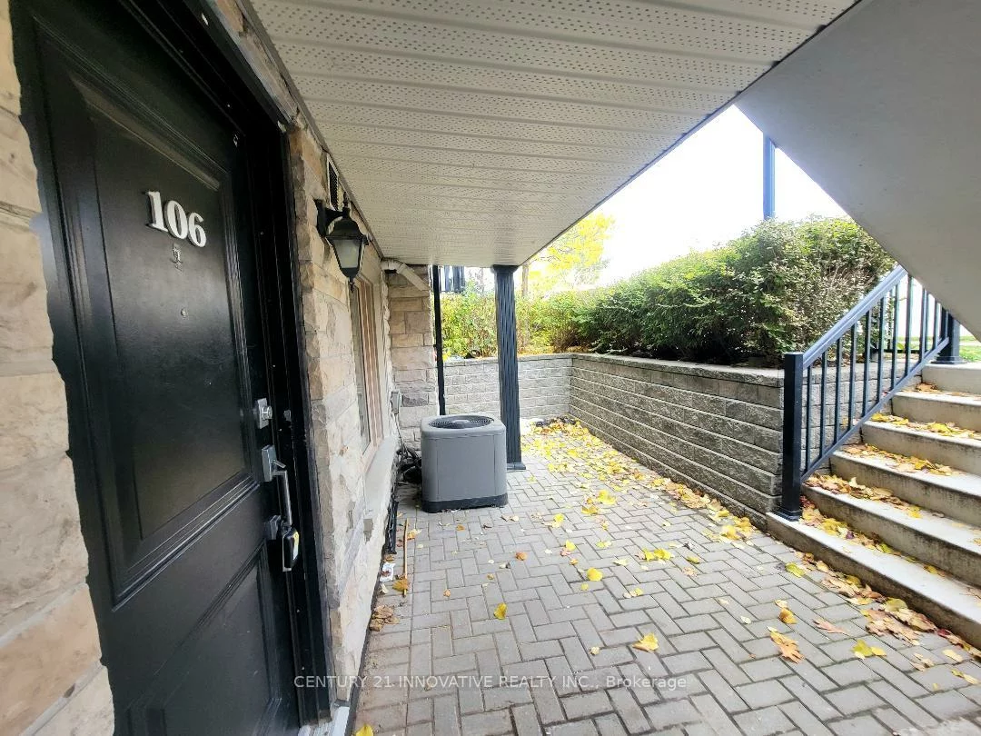 320, John, Aileen-Willowbrook, Markham