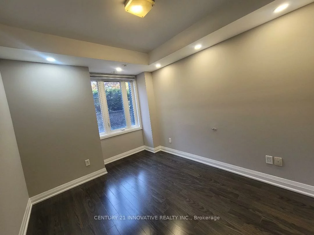 320, John, Aileen-Willowbrook, Markham