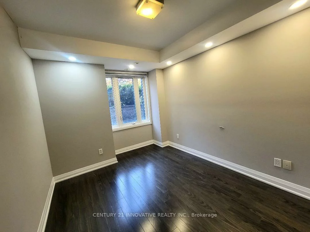 320, John, Aileen-Willowbrook, Markham