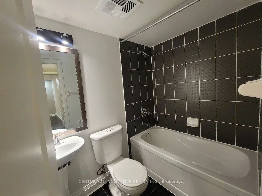 320, John, Aileen-Willowbrook, Markham