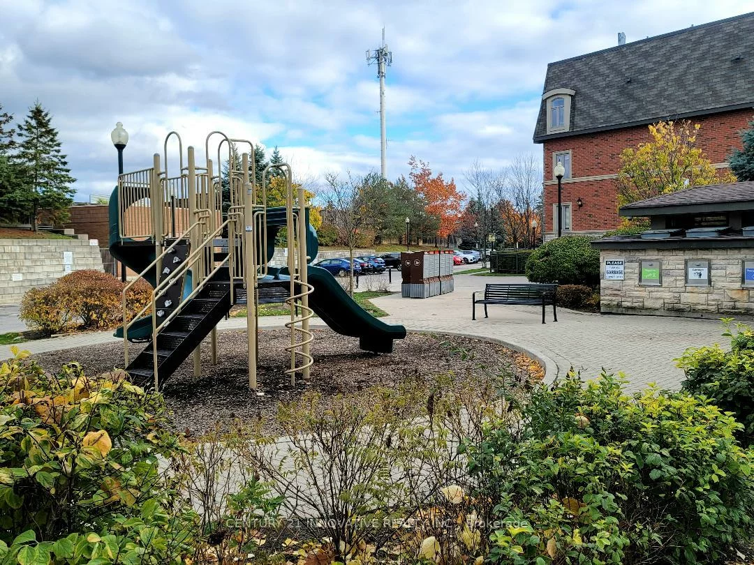 320, John, Aileen-Willowbrook, Markham