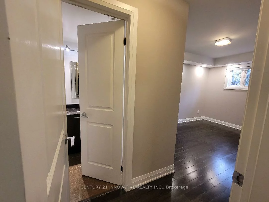 320, John, Aileen-Willowbrook, Markham