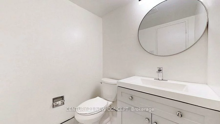 7451, Yonge, Thornhill, Markham