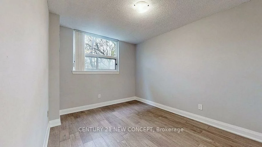 7451, Yonge, Thornhill, Markham