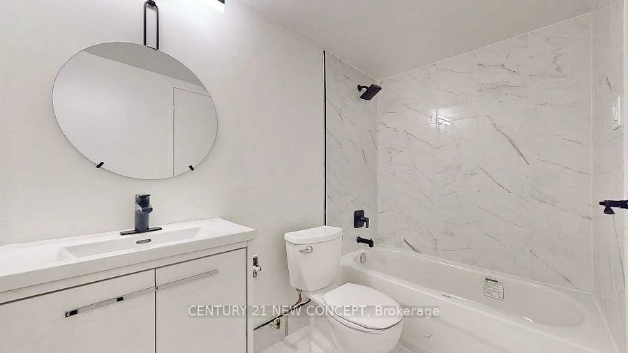 7451, Yonge, Thornhill, Markham