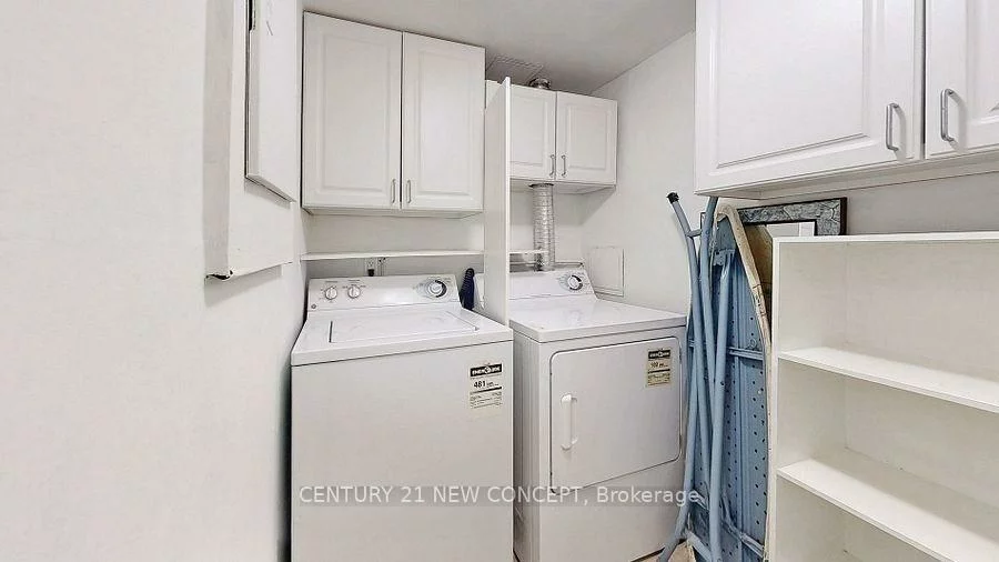 7451, Yonge, Thornhill, Markham