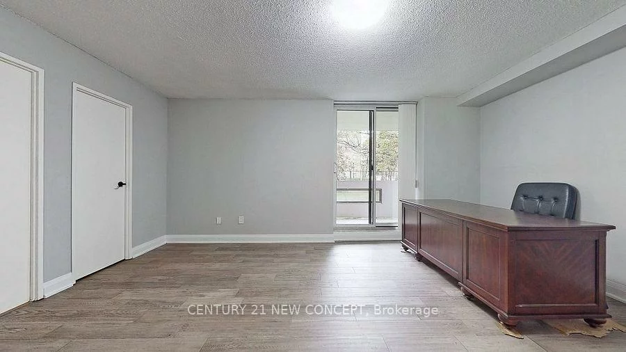 7451, Yonge, Thornhill, Markham