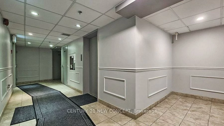 7451, Yonge, Thornhill, Markham