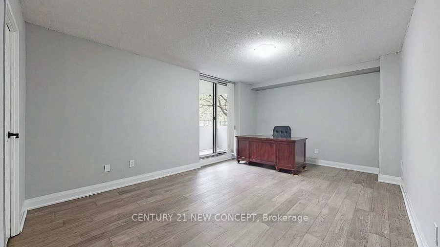 7451, Yonge, Thornhill, Markham