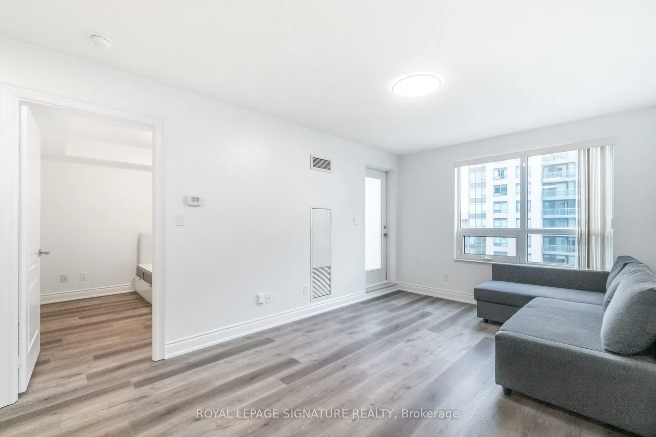 60, South Town Centre, Unionville, Markham