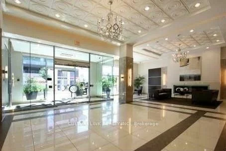 7165, Yonge, Thornhill, Markham