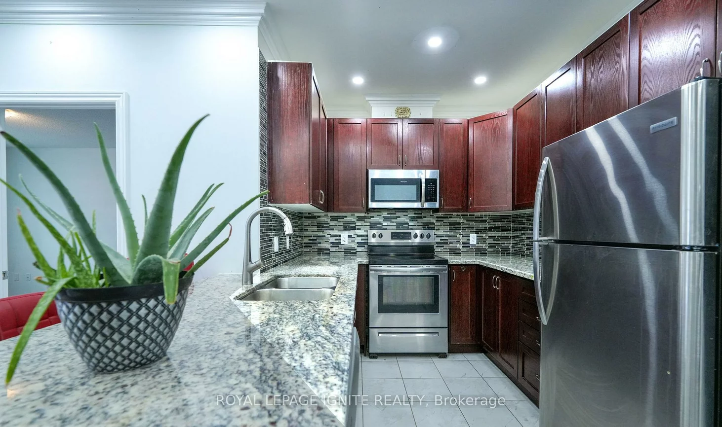 39, New Delhi, Cedarwood, Markham