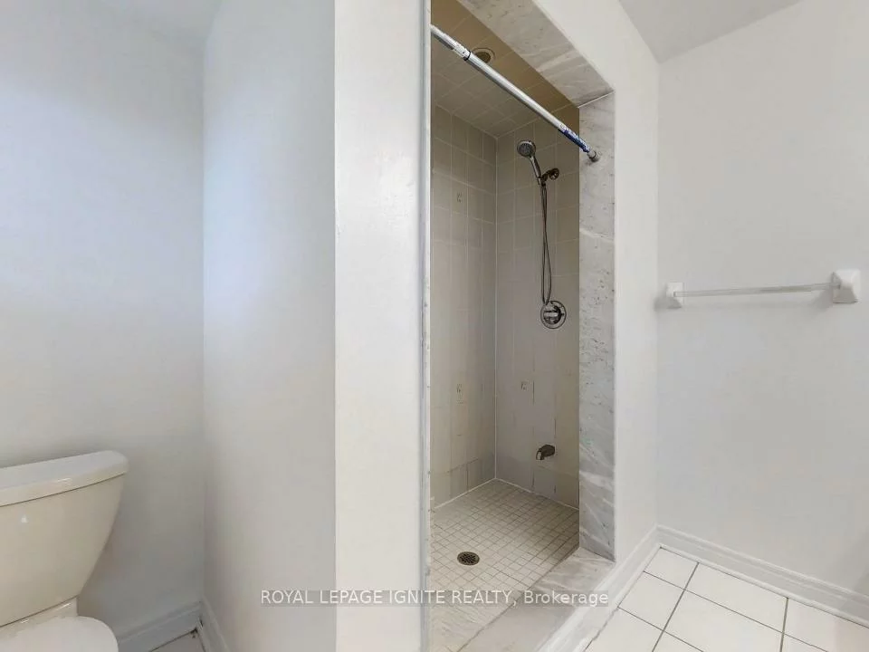 38, Greensborough Village, Greensborough, Markham