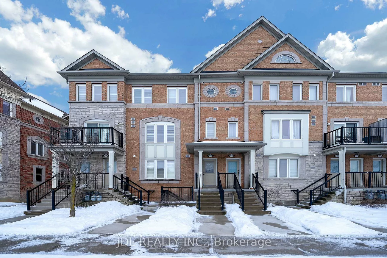 2081, Bur Oak, Greensborough, Markham