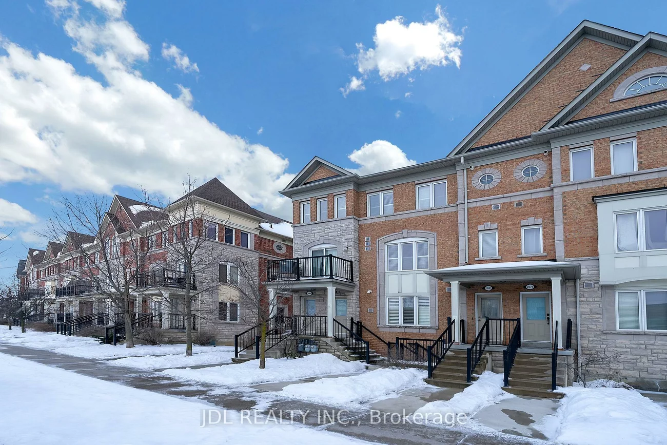 2081, Bur Oak, Greensborough, Markham