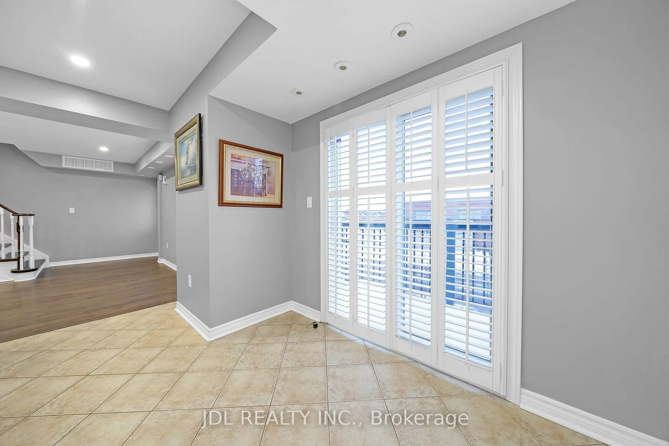 2081, Bur Oak, Greensborough, Markham