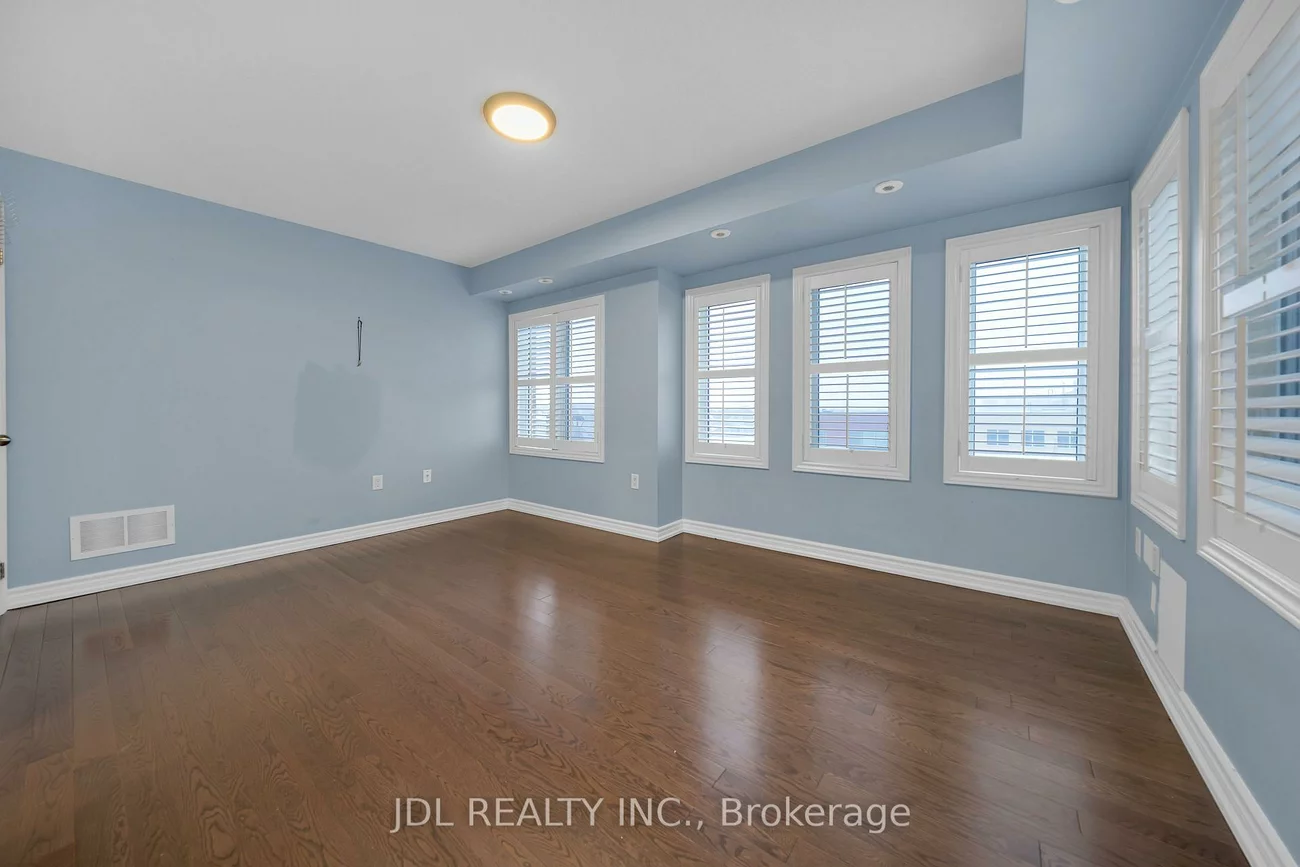 2081, Bur Oak, Greensborough, Markham