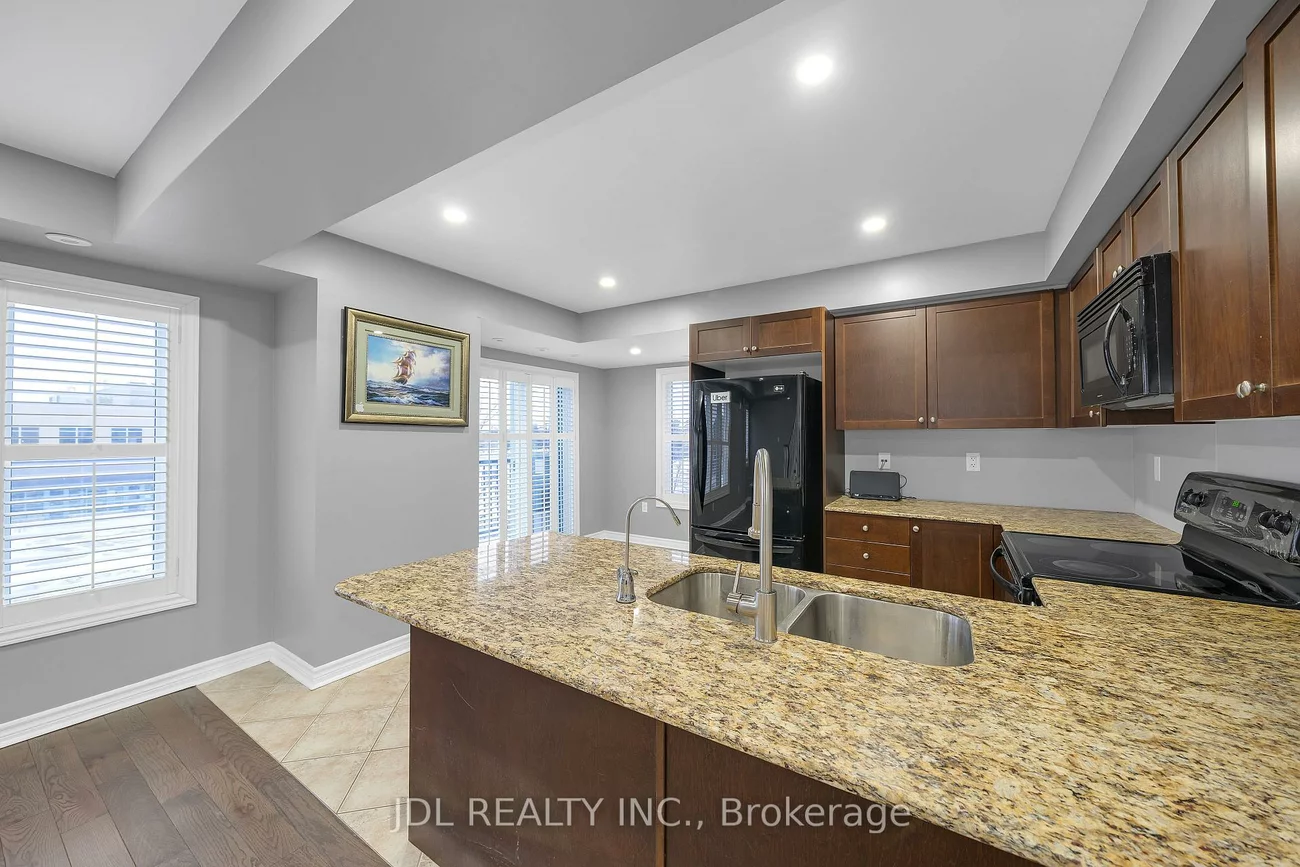 2081, Bur Oak, Greensborough, Markham