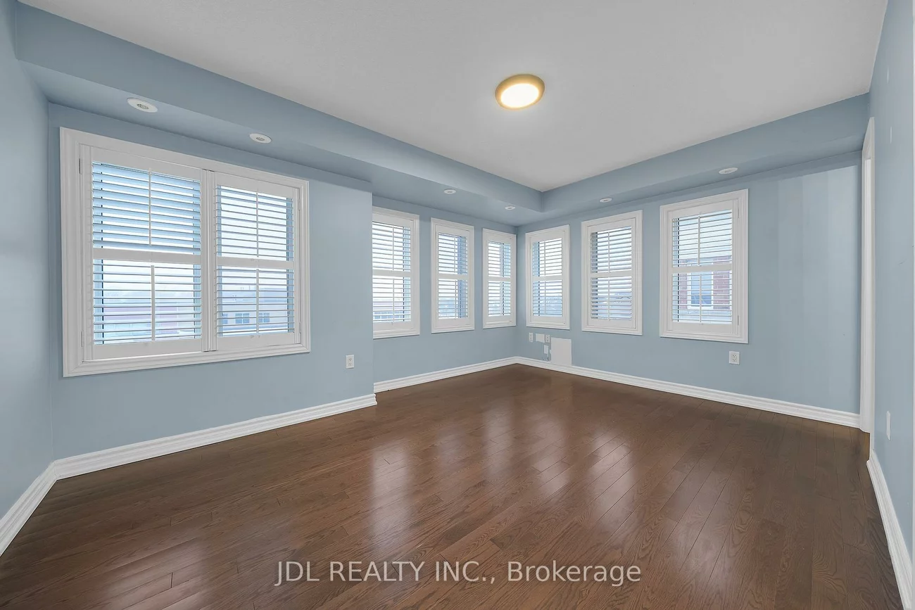 2081, Bur Oak, Greensborough, Markham