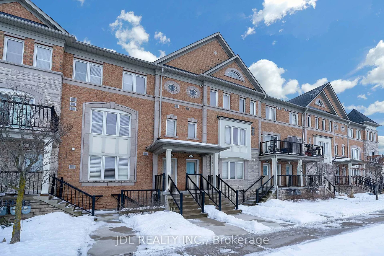 2081, Bur Oak, Greensborough, Markham