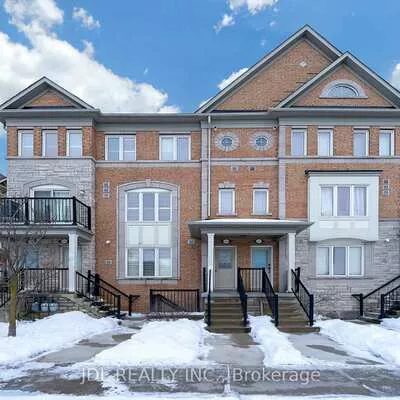 2081, Bur Oak, Greensborough, Markham