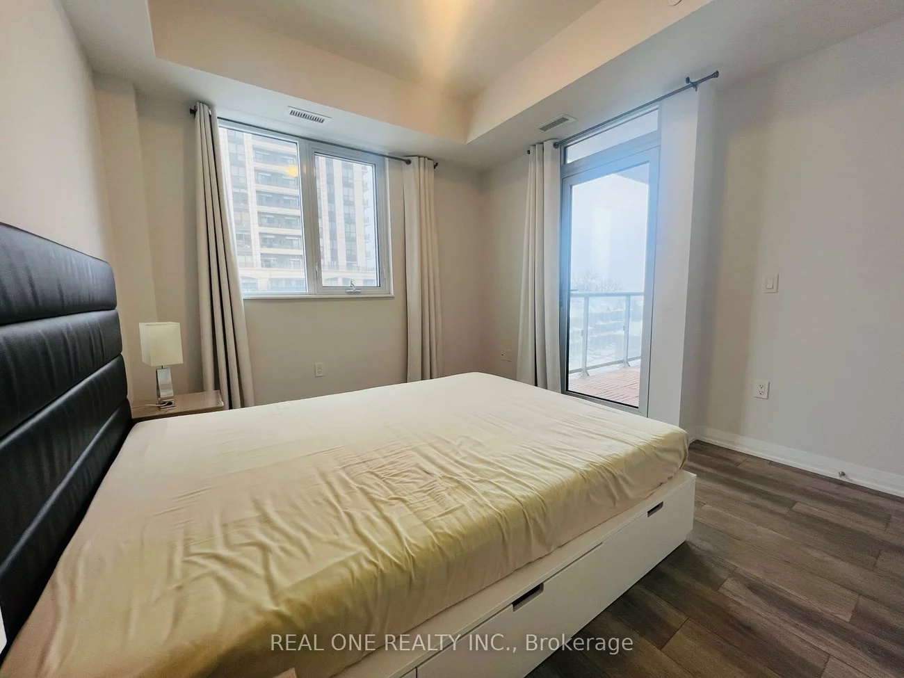 9560, Markham, Wismer, Markham