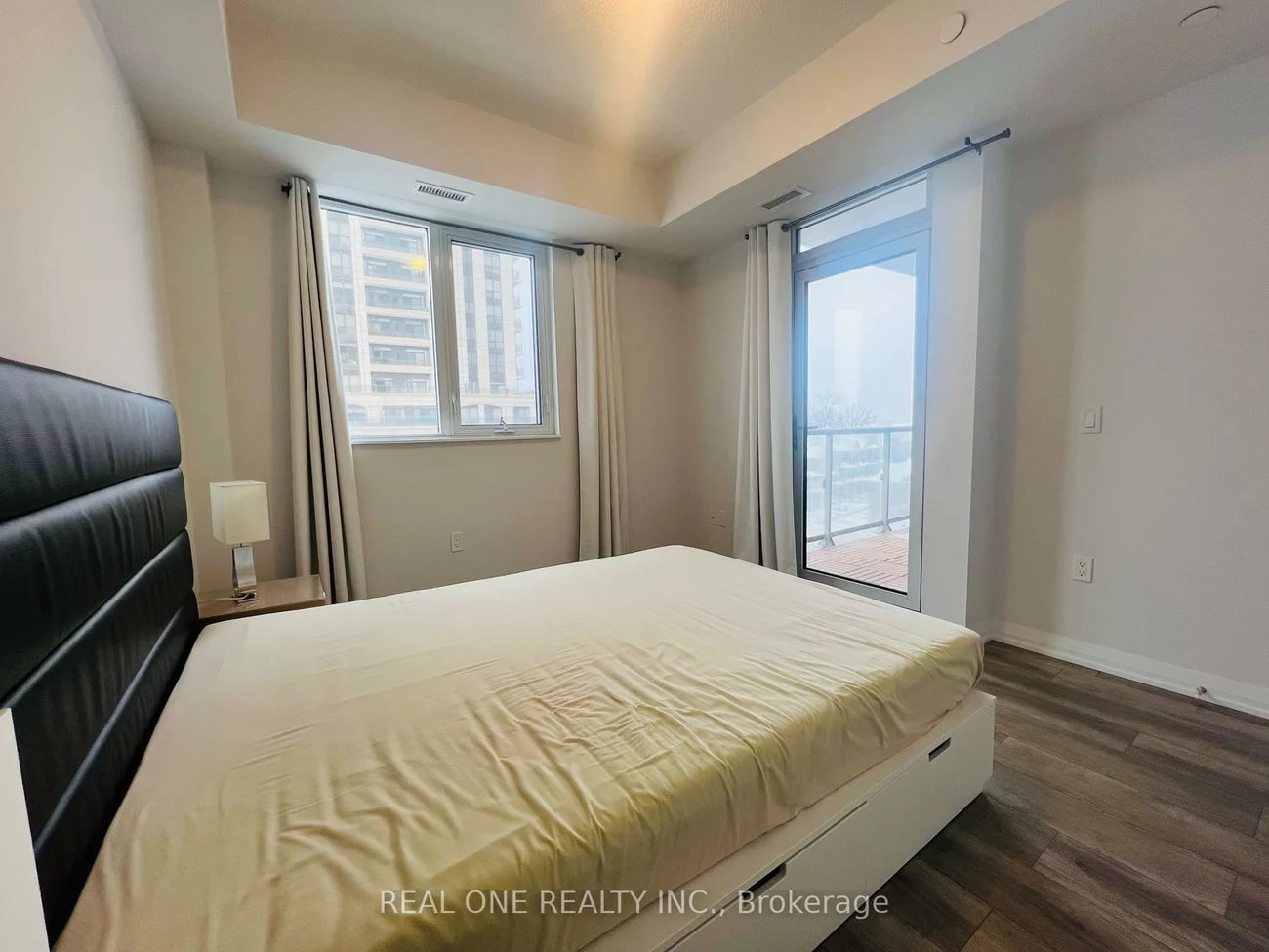 9560, Markham, Wismer, Markham