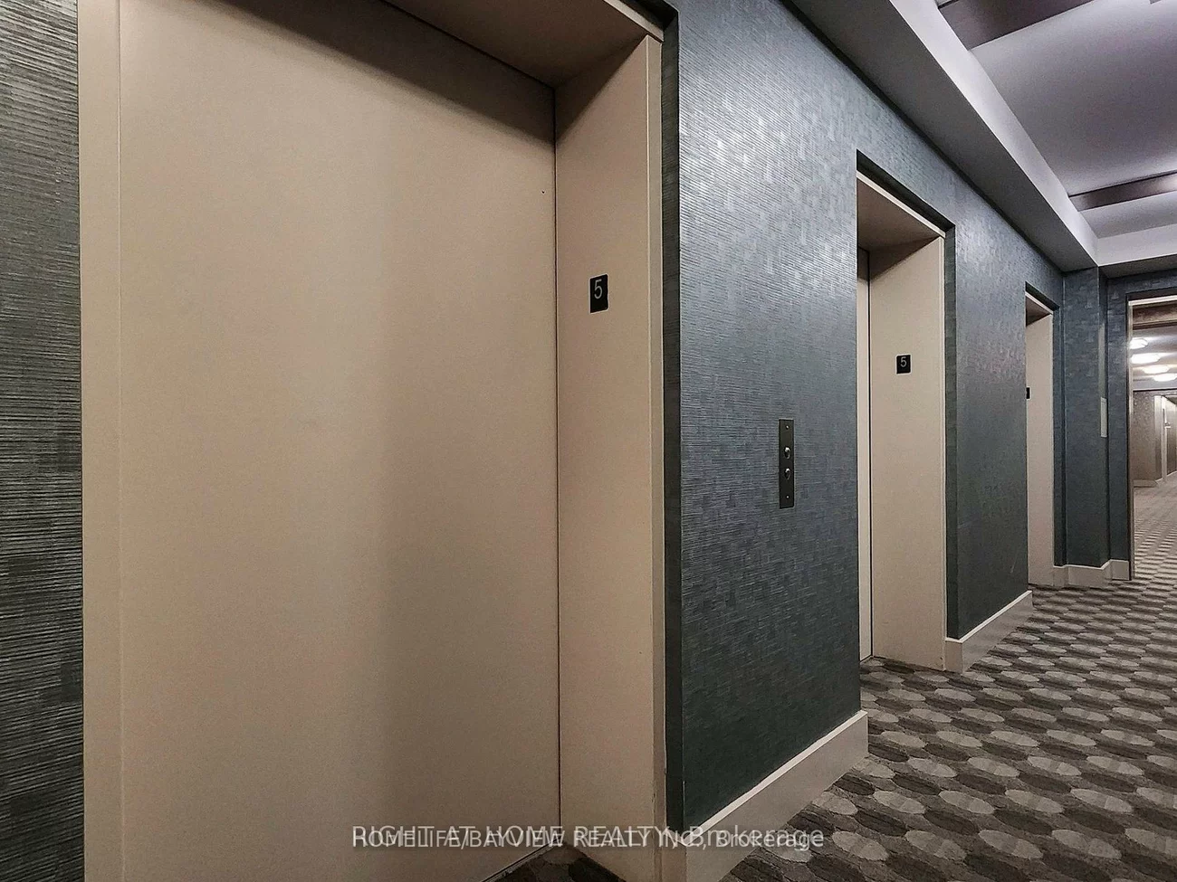 7165, Yonge, Thornhill, Markham