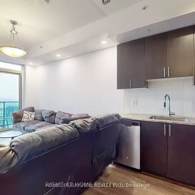 7165, Yonge, Thornhill, Markham