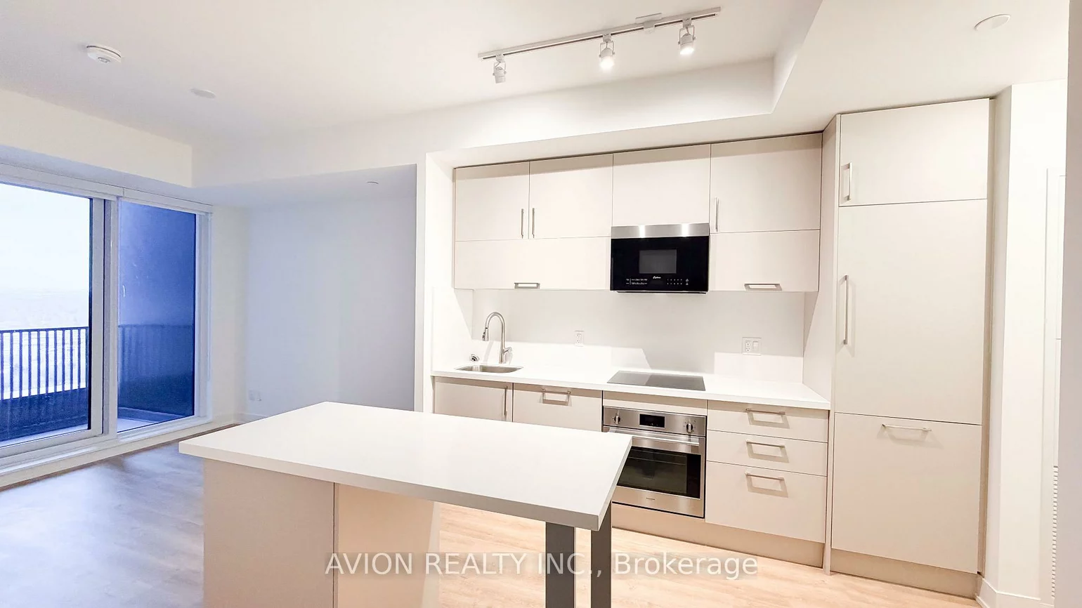 38, Andre De Grasse, Unionville, Markham