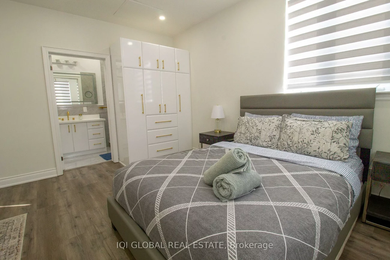 2352, Middlefield, Middlefield, Markham