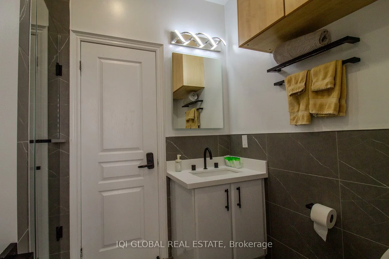 2352, Middlefield, Middlefield, Markham