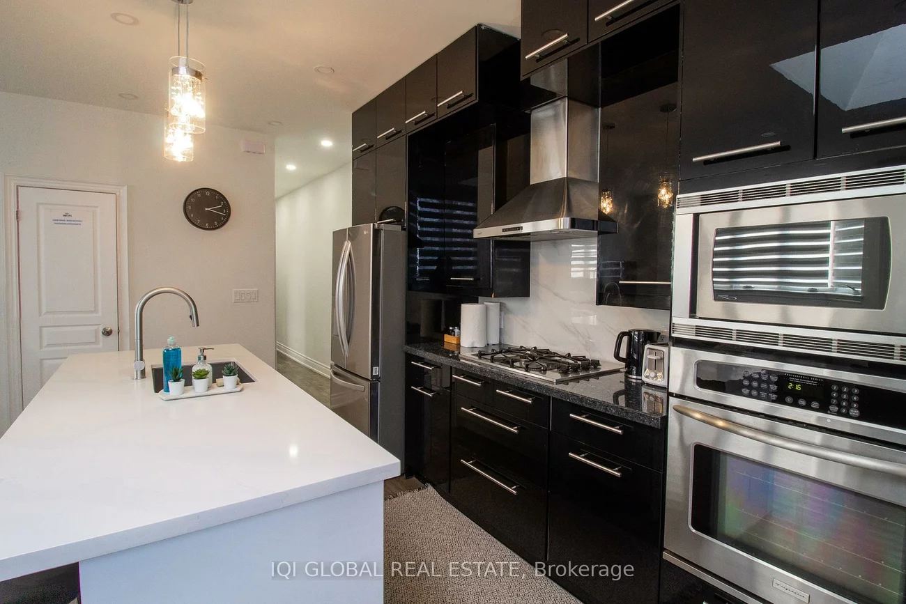 2352, Middlefield, Middlefield, Markham