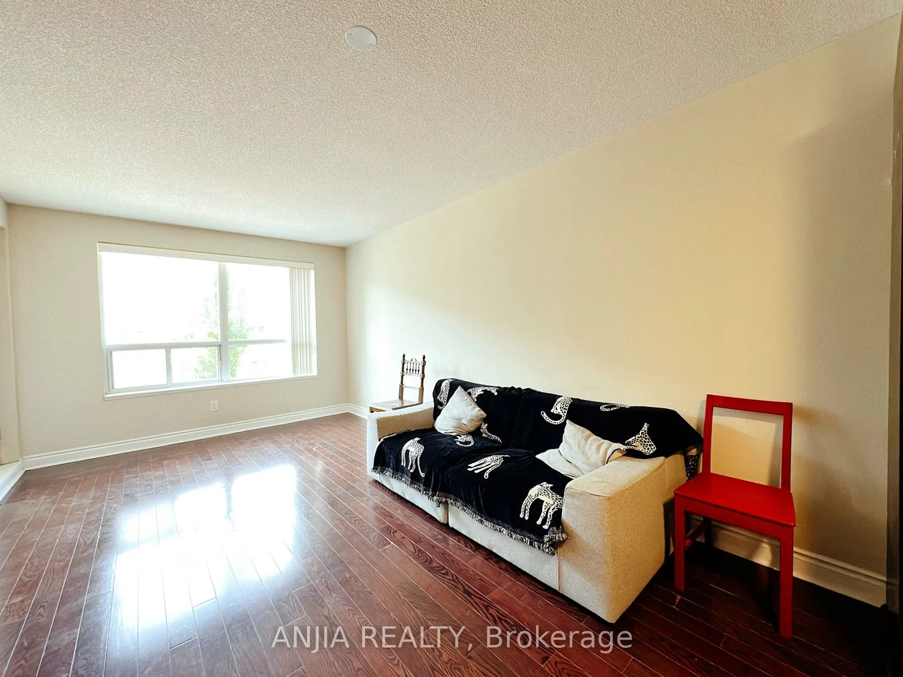 39, Galleria, Commerce Valley, Markham