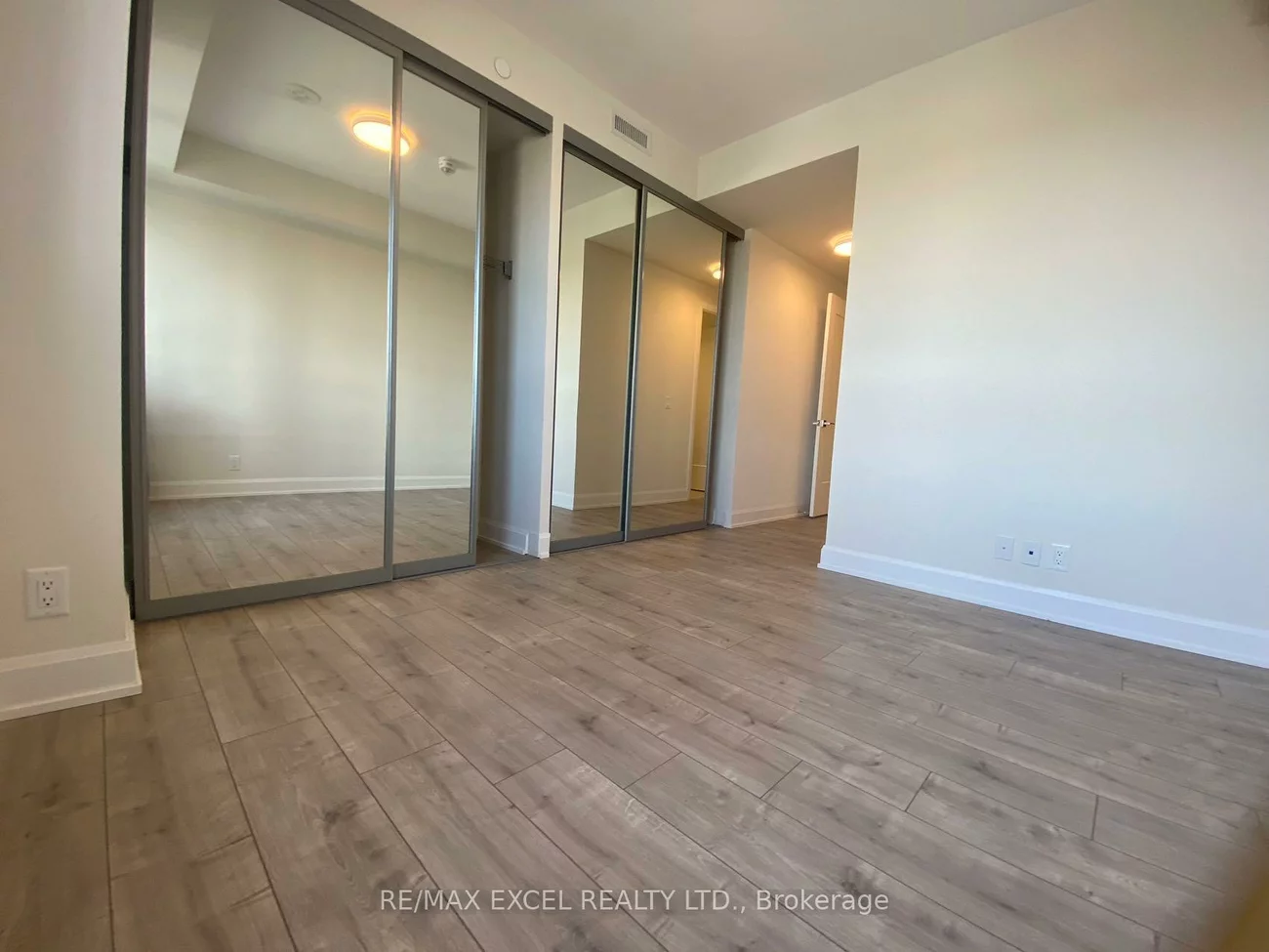 38, Water Walk, Unionville, Markham