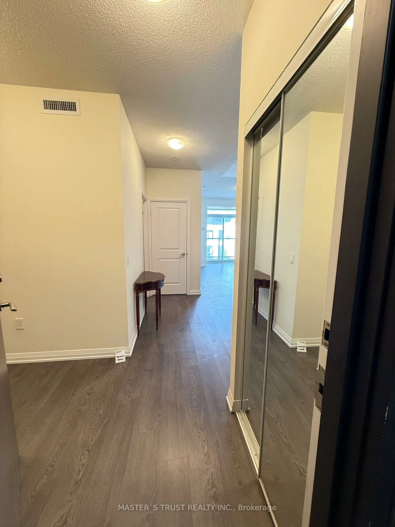 9560, Markham, Wismer, Markham