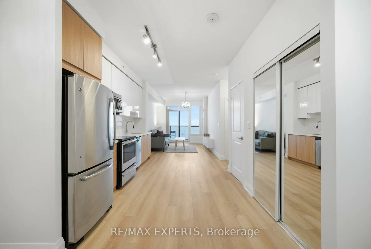 7161, Yonge, Grandview, Markham