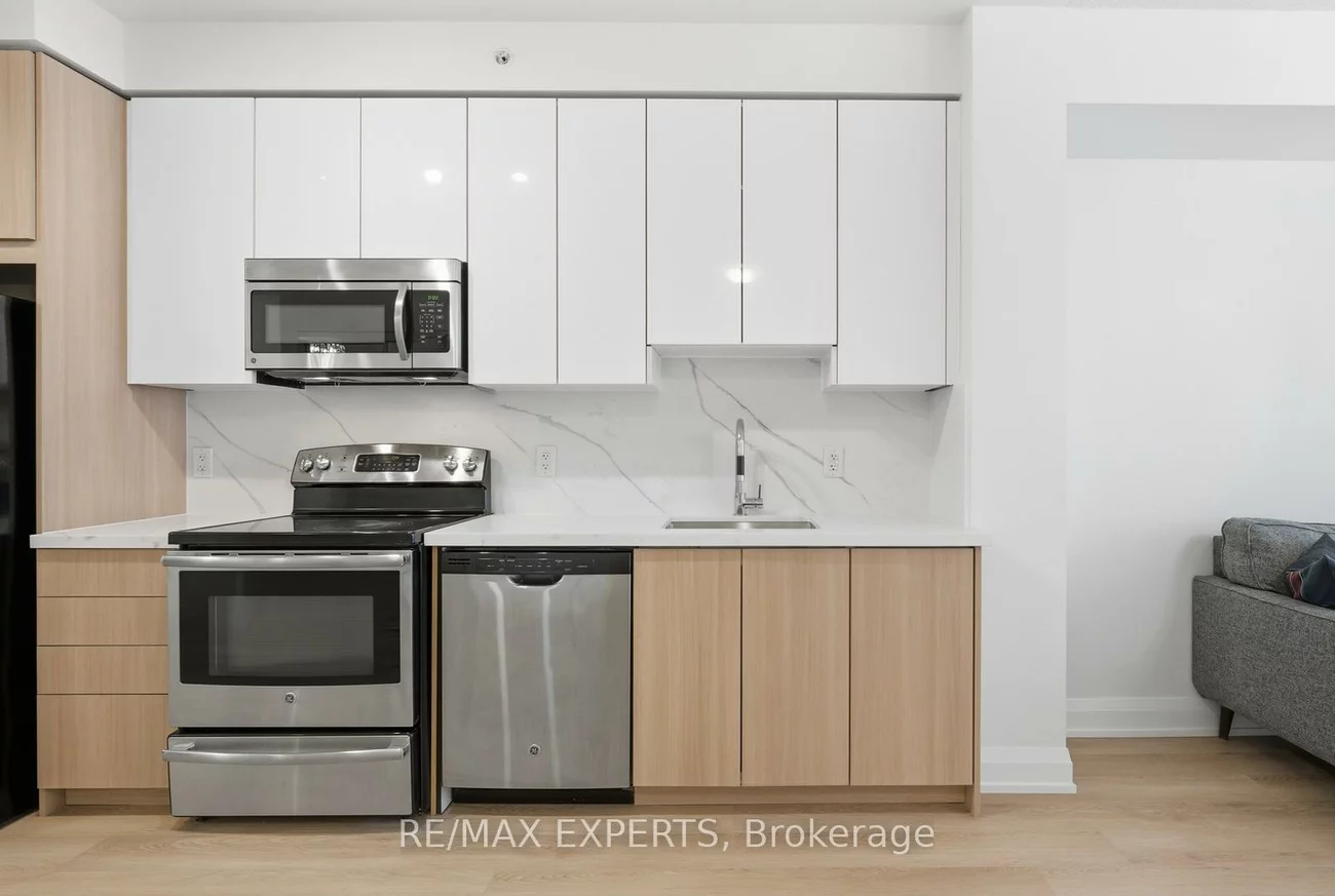 7161, Yonge, Grandview, Markham