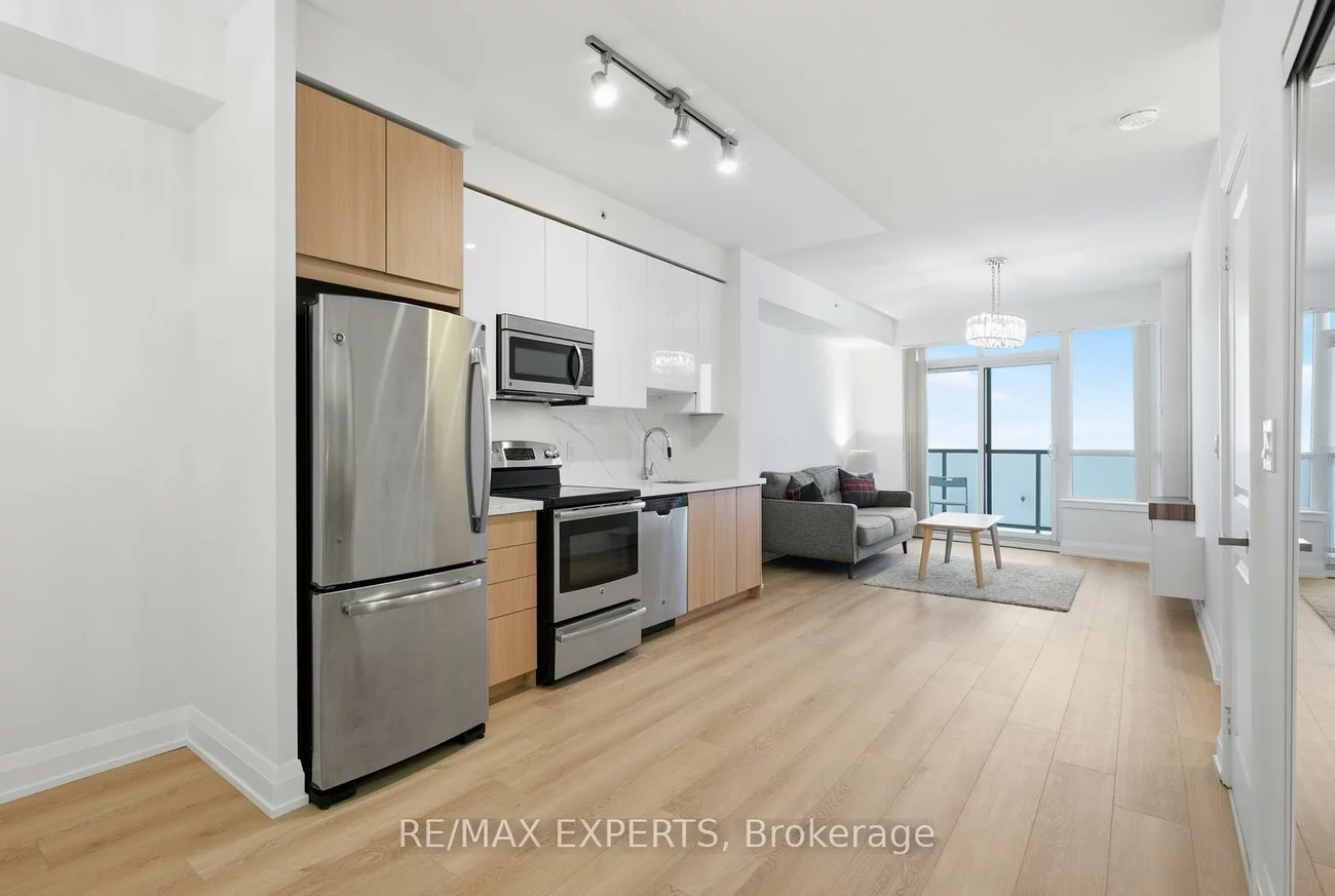 7161, Yonge, Grandview, Markham